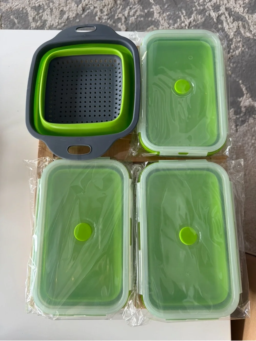 Bamboo cutting board with 3 collapsible container and strainer new